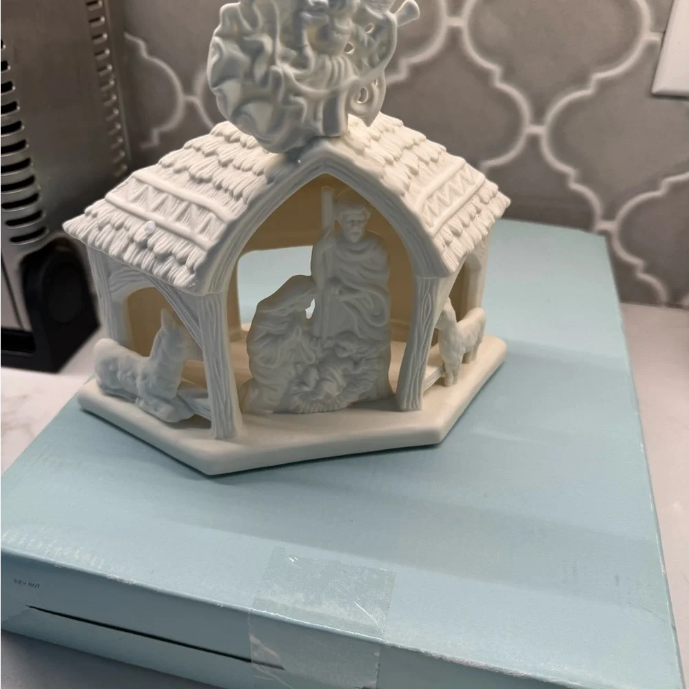 Partylite White Nativity & Creche